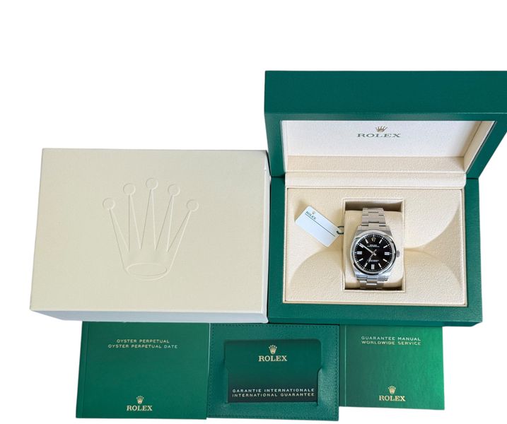 Rolex Oyster Perpetual 124300